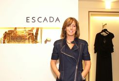 Escada aiuta Fight Aids Monaco.                   ...