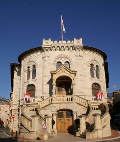 Portale legislativo a Monaco.        18 novembre