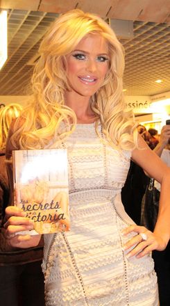 Grande successo per Victoria Silvestedt alla FNAC.