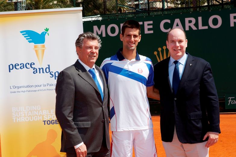 Novak Djokovic si unisce a Peace and Sport.