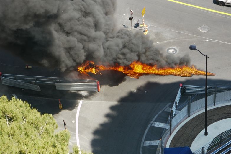 Incendio sul circuito del GP.