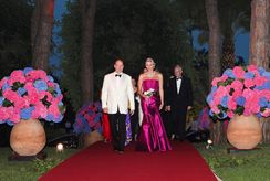 Albert II Charlene arrivo gala croce rossa-monteca...