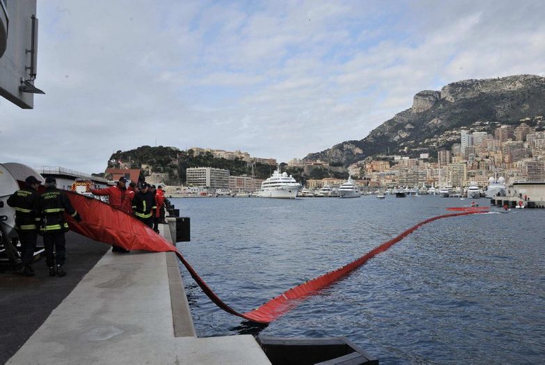 ESERCITAZIONI ANTI-INQUINAMENTO IN MARE