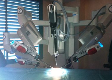 IL ROBOT DA VINCI AL CENTRE HOSPITALIER PRINCESSE ...